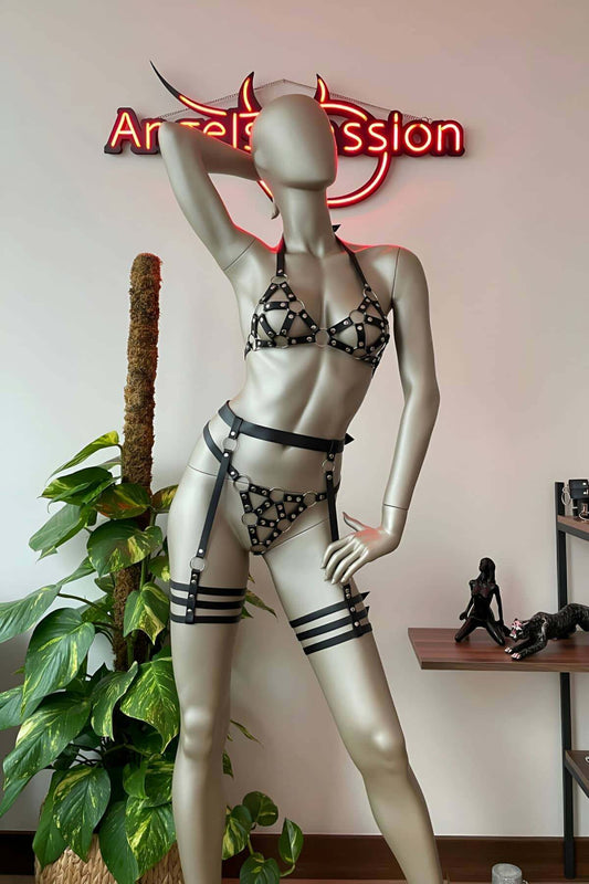 Black Leather Bdlxl Fantasy Garter Set