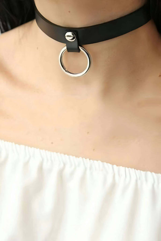 Stylish Leather Choker Collar with Rings