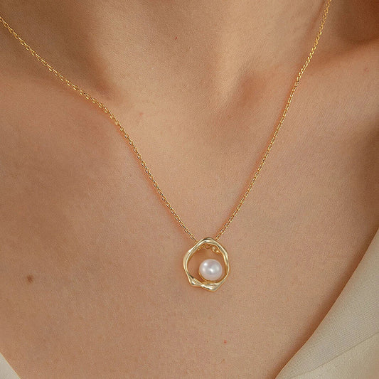 Pearl On You Pendant Necklace