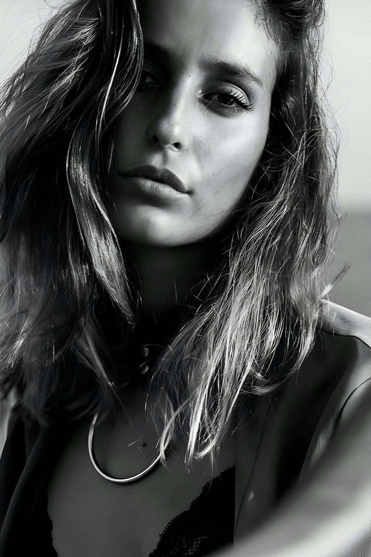 Stylish Choker with Large Ring Detail