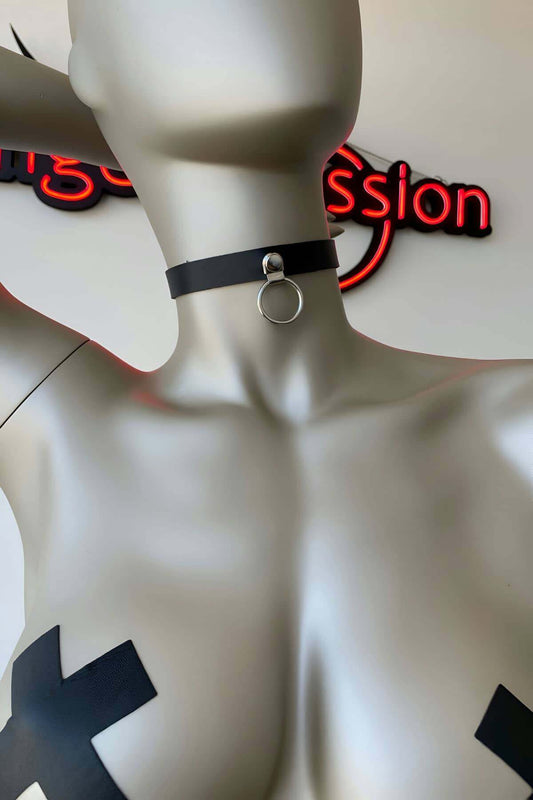 Chic and Stylish Leather Choker