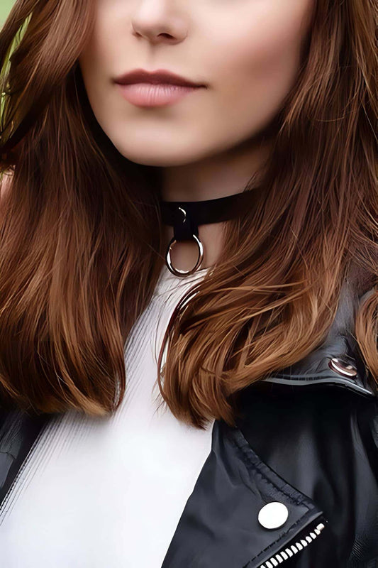 Stylish Leather Choker Necklace with Ring Ends