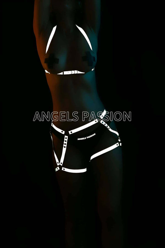 Reflective Glow-in-the-Dark Harness Wraps Around the Hips