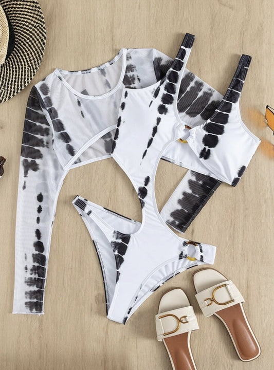 Elegant Strappy Swimsuit – Sun-Kissed