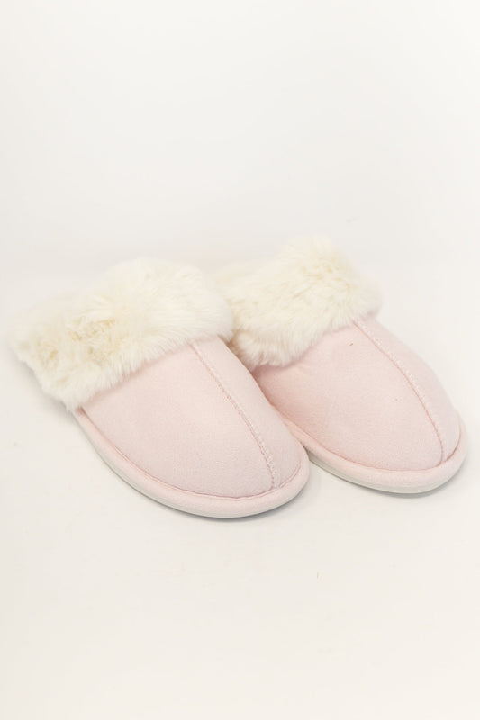 *DOORBUSTER* Fuzzy Steps Closed Toe Slippers